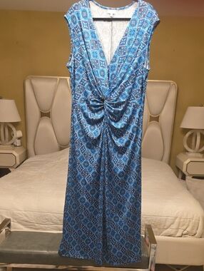 Avenue Blue Geometric Maxi Dress Stretchy Size 22/24